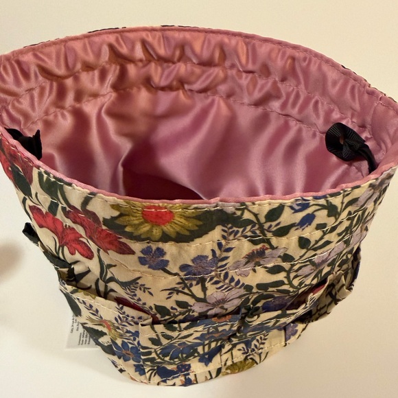 Gucci Pink Floral Pouch or Makeup Bag NWT - Picture 9 of 10